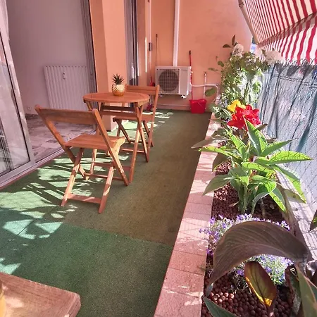 L Alicante Carre D'or 2 Pieces Terrasse Climatise Apartment *