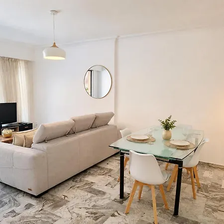 L Alicante Carre D'or 2 Pieces Terrasse Climatise شقة مينتون